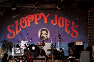 Флорида, Ки-Уэст, бар Sloppy Joe's сцена.